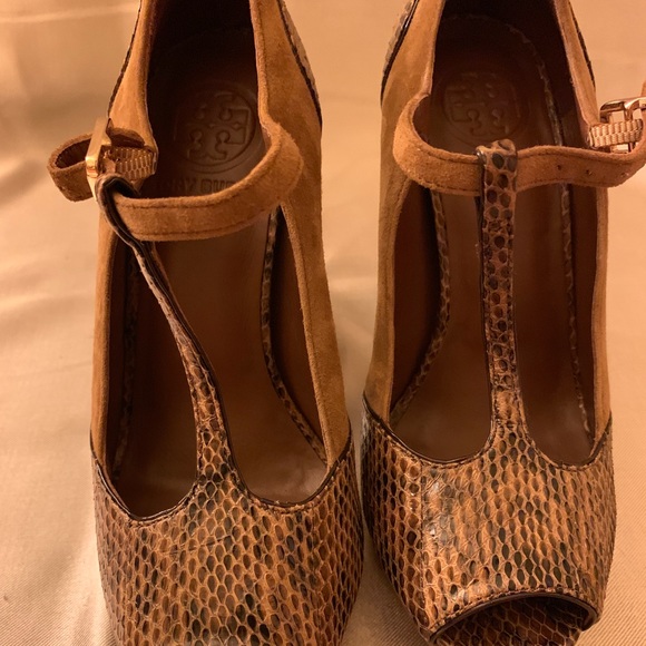 Vivian T Strap Heel - Picture 5 of 8